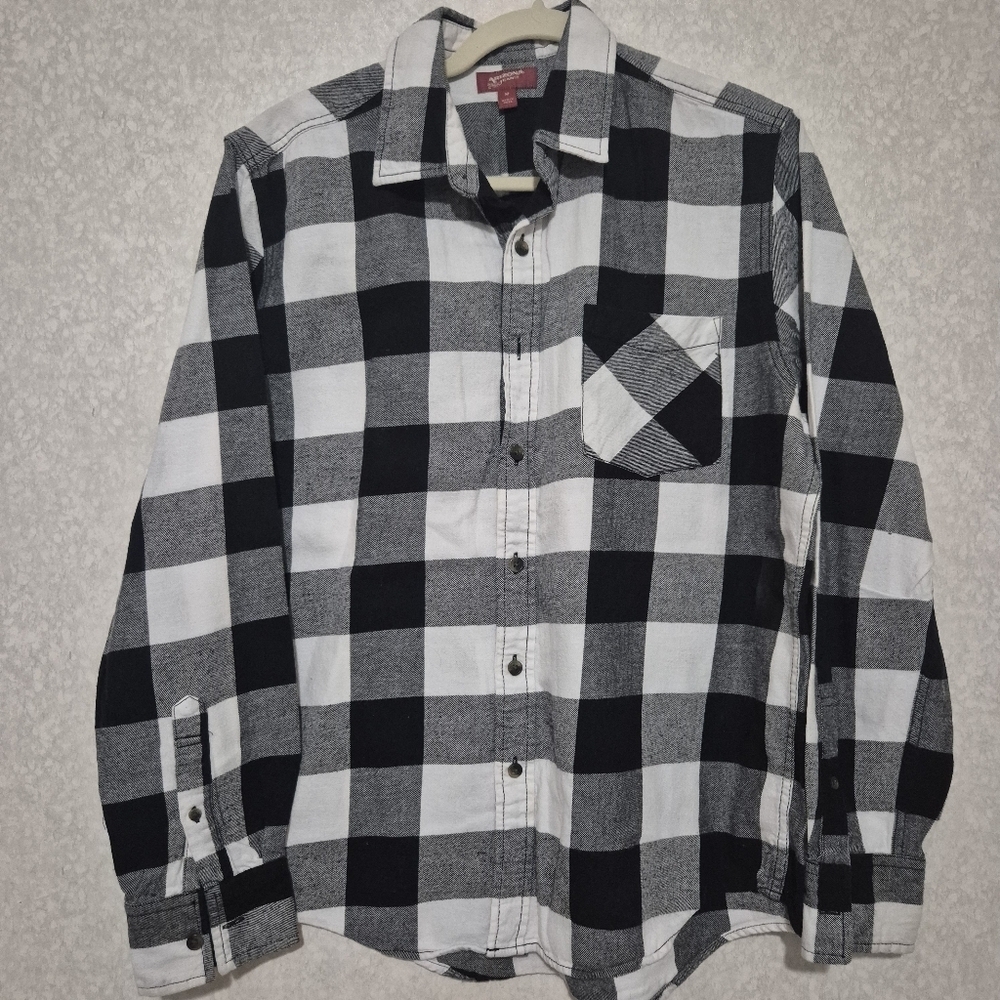 Arizona Jean Company Black and White Checkered Shirt...size:M